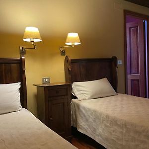 Habitación con 2 Camas Individuales